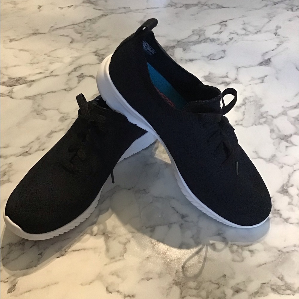 9.5 black Skechers air-cooled memory foam